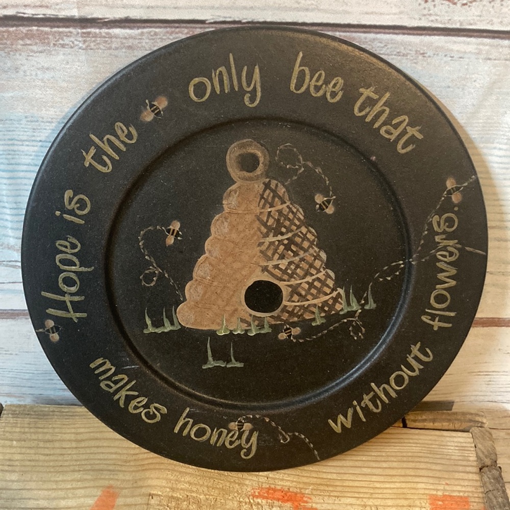 10 inch black wood decorative plate. Honey bee 🐝 plate. New without tags.